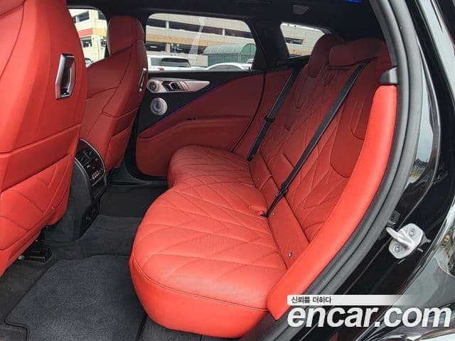 BMW XM 2025 — Фото 10/20