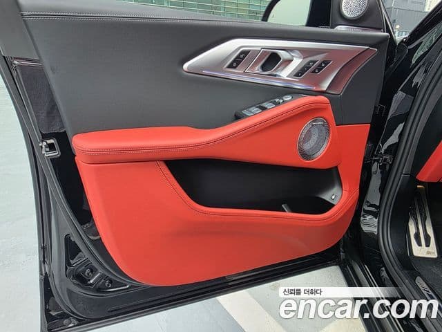 BMW XM 2025 — Фото 15/20