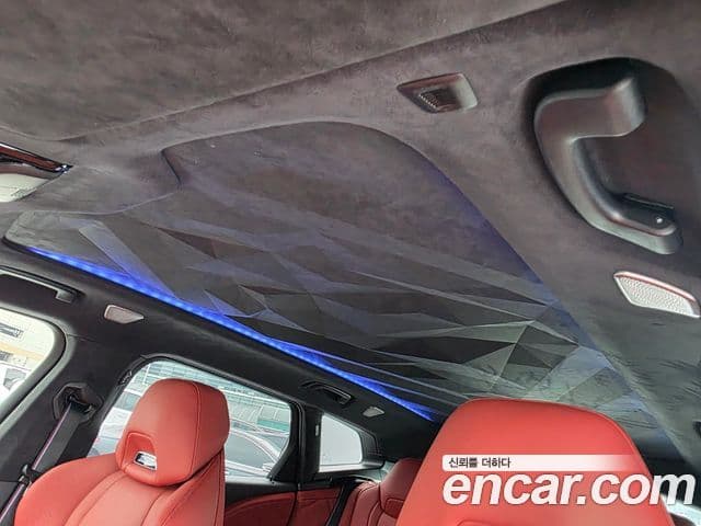 BMW XM 2025 — Фото 17/20