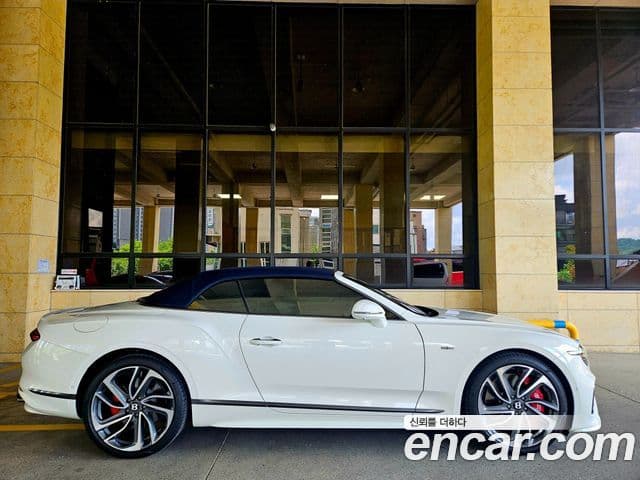 Bentley Continental GT 2025 — ფოტო 3/16