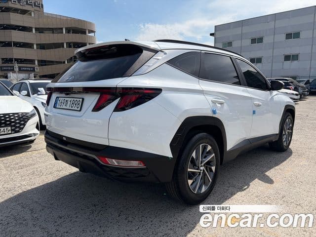 Hyundai Tucson Hybrid 2022 — Photo 9/20
