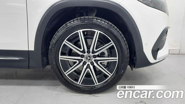 Mercedes-Benz EQB 2025 — ფოტო 7/20
