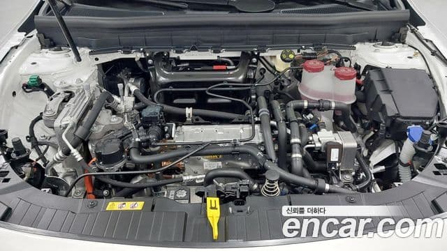 Mercedes-Benz EQB 2025 — ფოტო 16/20