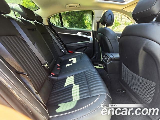 Genesis G70 2019 — Şəkil 16/20