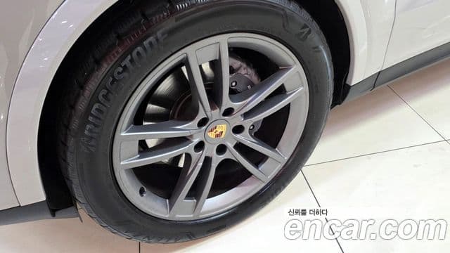 Porsche Cayenne 2023 — Şəkil 13/20