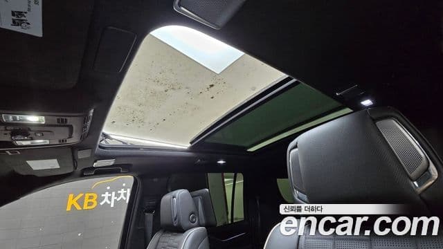 Cadillac Escalade 2023 — ფოტო 13/20