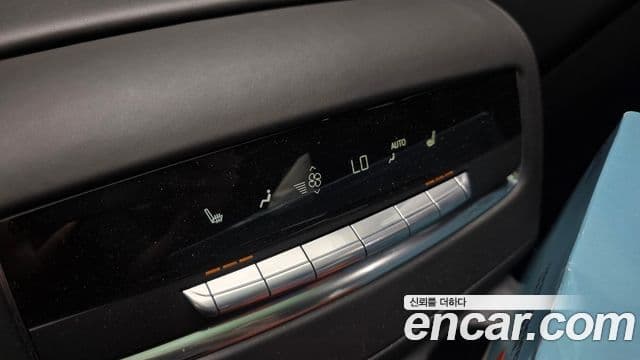Cadillac Escalade 2023 — ფოტო 14/20