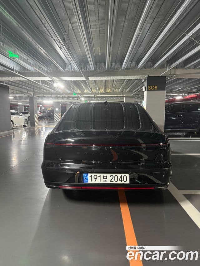 Hyundai Grandeur Hybrid 2022 — Photo 1/2