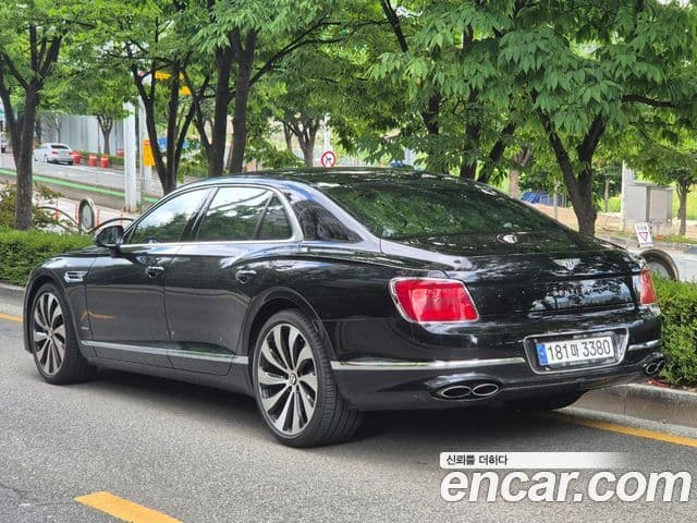 Bentley Flying Spur 2023 — Şəkil 15/20