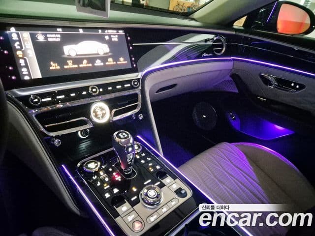 Bentley Flying Spur 2023 — Şəkil 18/20