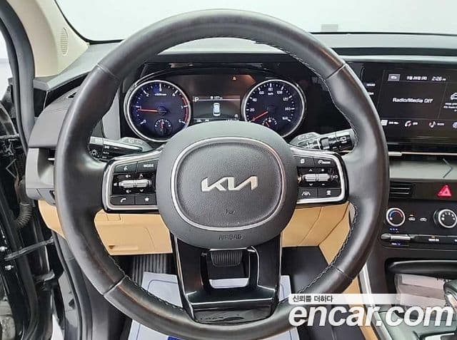 Kia Carnival 2021 — Şəkil 8/19
