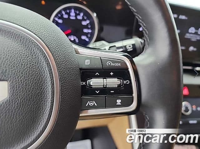 Kia Carnival 2021 — Şəkil 17/19