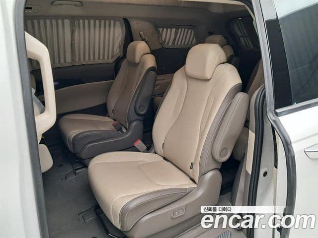 Kia Carnival 2021 — ფოტო 11/20