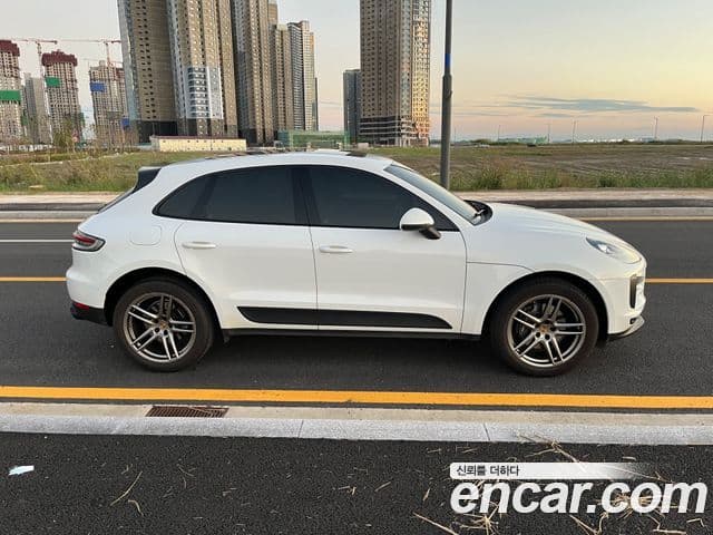 Porsche Macan 2019 — ფოტო 4/16