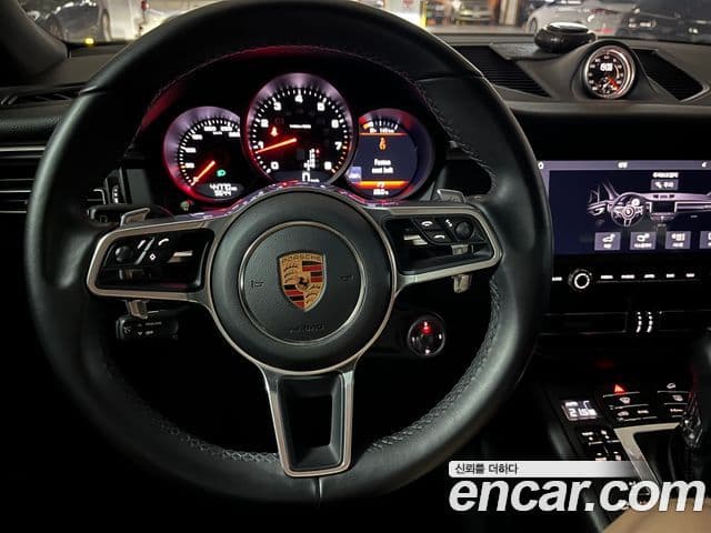 Porsche Macan 2019 — ფოტო 11/16