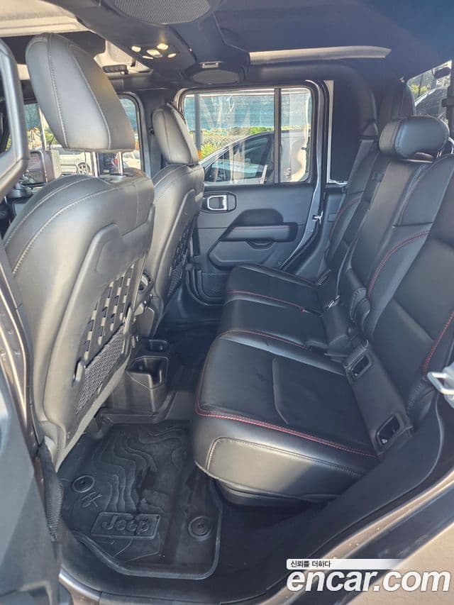 Jeep Gladiator 2020 — Şəkil 11/17
