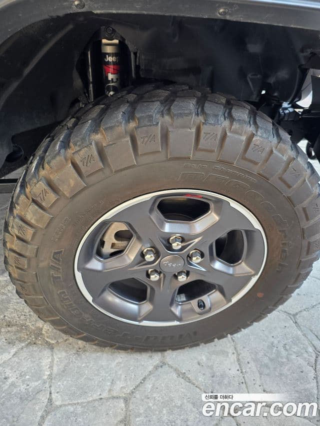 Jeep Gladiator 2020 — Şəkil 14/17