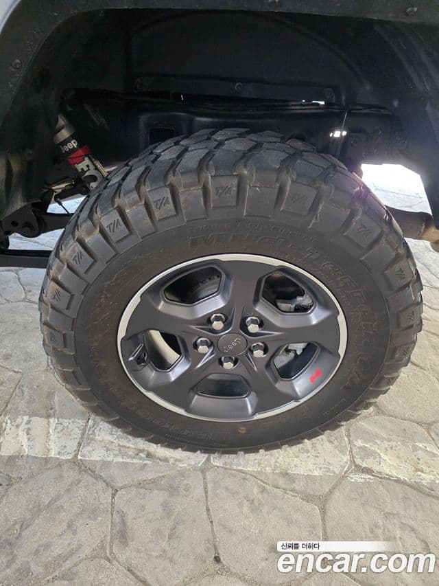 Jeep Gladiator 2020 — Şəkil 15/17