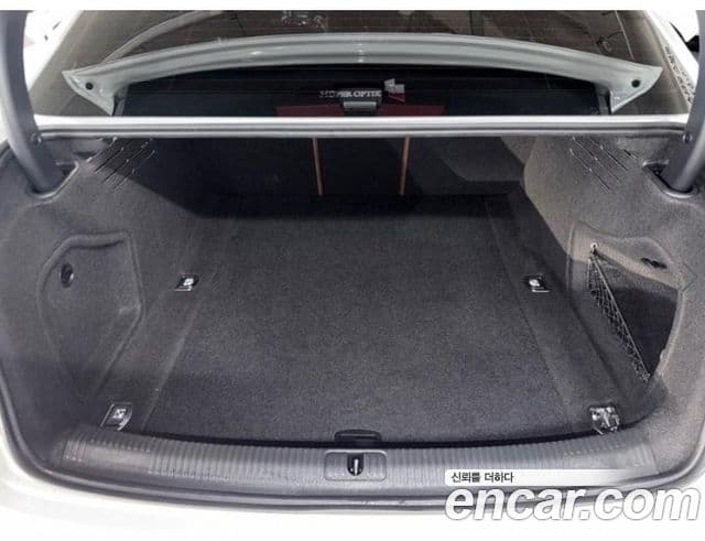 Audi A4 2021 — ფოტო 18/20