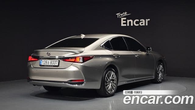 Lexus ES300h 2025 — Şəkil 2/20