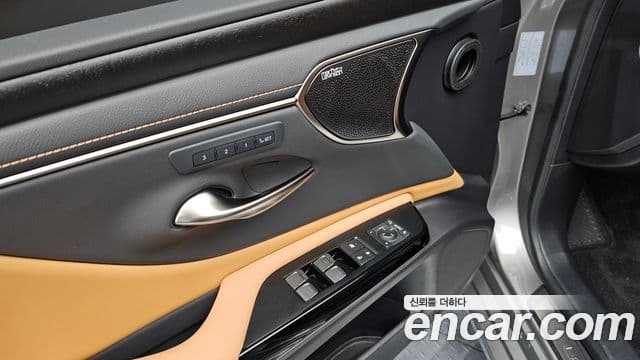 Lexus ES300h 2025 — Şəkil 19/20