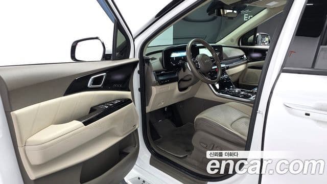 Kia Carnival 2022 — ფოტო 8/20