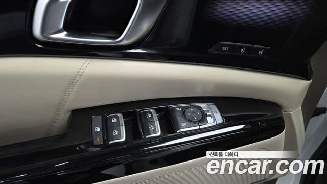 Kia Carnival 2022 — ფოტო 16/20