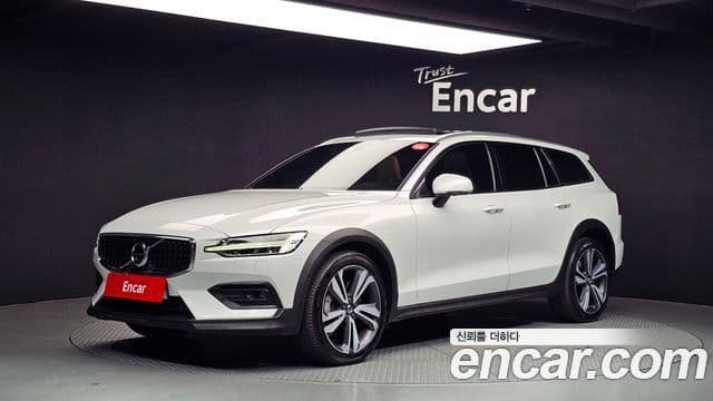 Volvo V60 Cross Country 2020 — ფოტო 1/20