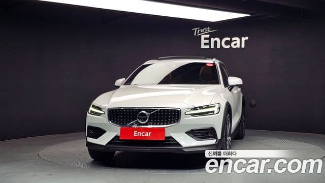 Volvo V60 Cross Country 2020 — ფოტო 3/20