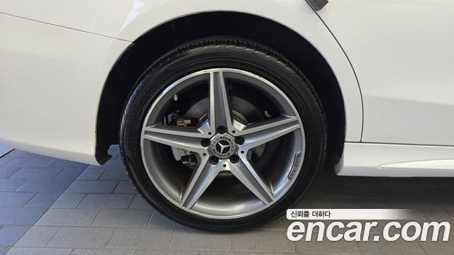 Mercedes-Benz C-Class 2018 — ფოტო 4/20