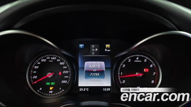 Mercedes-Benz C-Class 2018 — ფოტო 7/20