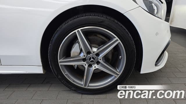 Mercedes-Benz C-Class 2018 — Photo 20/30