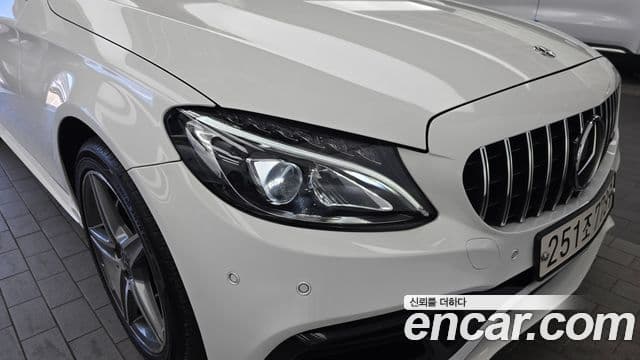 Mercedes-Benz C-Class 2018 — Photo 30/30