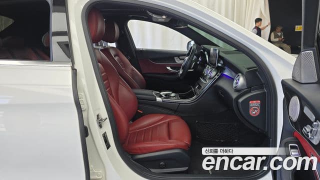 Mercedes-Benz C-Class 2018 — Photo 29/30