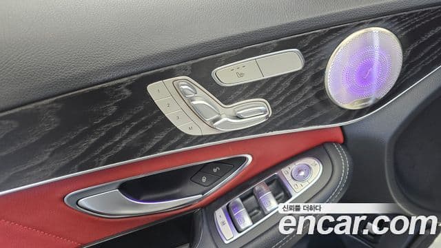 Mercedes-Benz C-Class 2018 — Photo 7/30