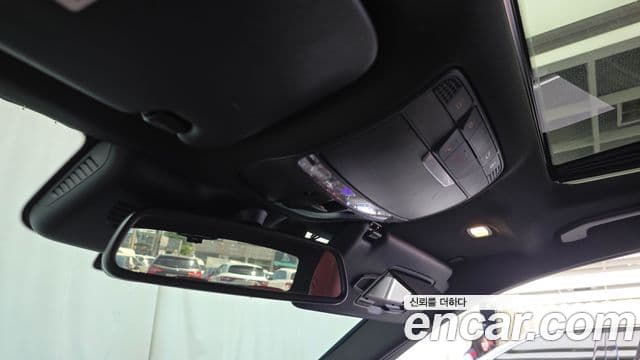 Mercedes-Benz C-Class 2018 — Photo 27/30
