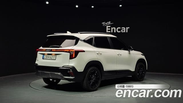 Kia Seltos 2023 — Şəkil 2/20
