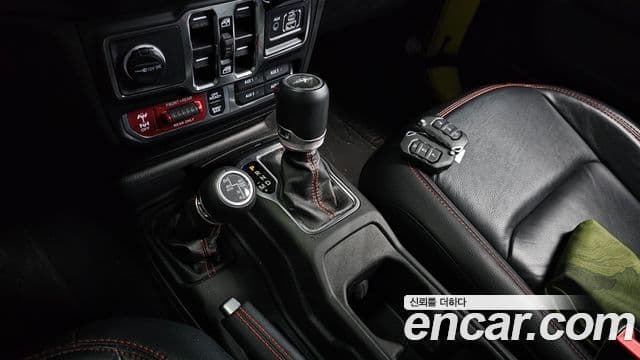 Jeep Gladiator 2023 — ფოტო 9/20