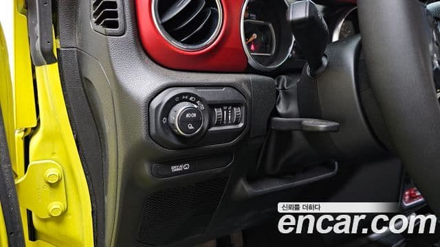 Jeep Gladiator 2023 — ფოტო 16/20