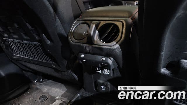 Jeep Gladiator 2023 — Şəkil 22/31