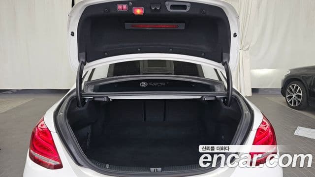 Mercedes-Benz C-Class 2018 — Şəkil 20/20