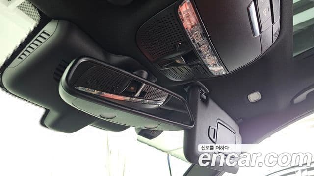 Mercedes-Benz C-Class 2018 — Photo 22/30