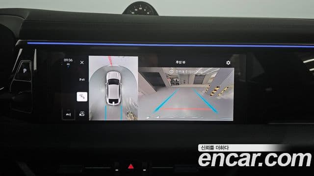 Porsche Macan EV 2025 — Photo 2/20
