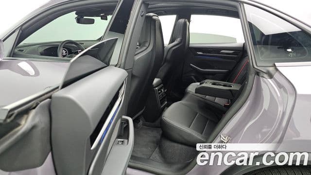 Porsche Macan EV 2025 — Photo 20/20