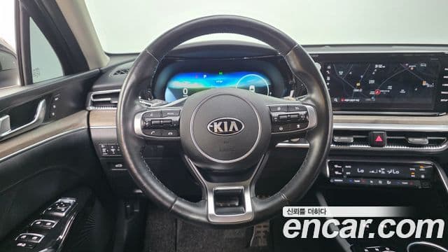 Kia K5 2020 — ფოტო 14/20