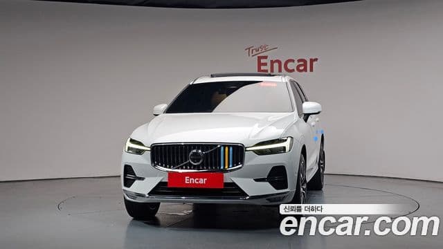 Volvo XC60 2023 — ფოტო 3/20