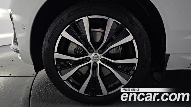 Volvo XC60 2023 — ფოტო 5/20