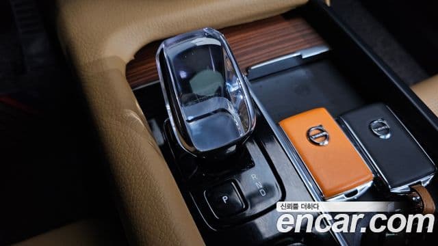 Volvo XC60 2023 — ფოტო 9/20