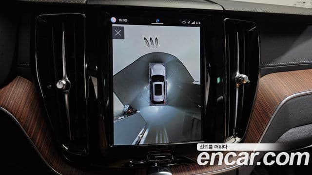 Volvo XC60 2023 — ფოტო 15/20