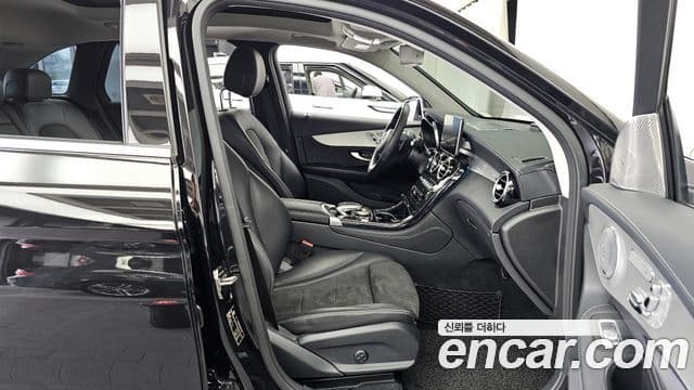 Mercedes-Benz GLC-Class 2019 — Şəkil 11/20